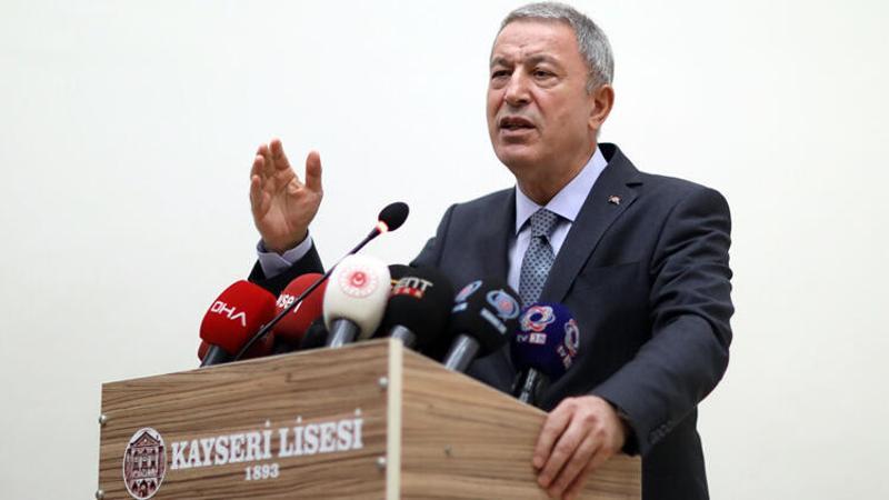 Akar'a 50 yıl önce okuduğu lisede "asker selamı" sürprizi