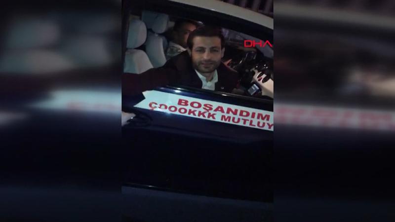 Boşandı, otomobilini süsletip tur attı