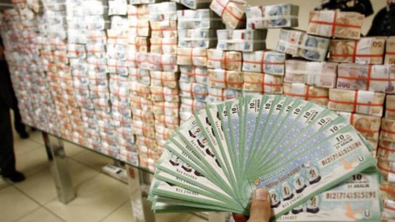 Süper Loto'da büyük ikramiyenin sahibi parasını aldı