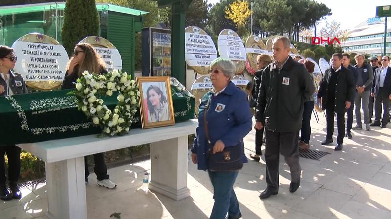 İtalya'da ölen genç kız İstanbul'da toprağa verildi