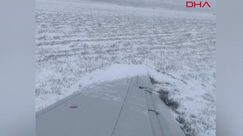 Yolcu uçağı inişi sırasında pistten çıktı