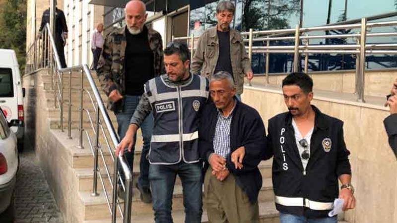 Katil cenazede ağlayarak başsağlığı dilemiş