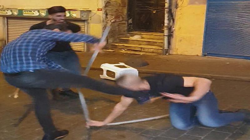 İki grup arasında tekme ve sopalı kavga