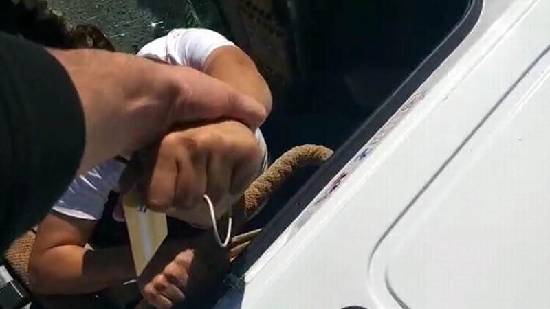 Kazazedeleri kurtarırken o anları saniye saniye kaydetti
