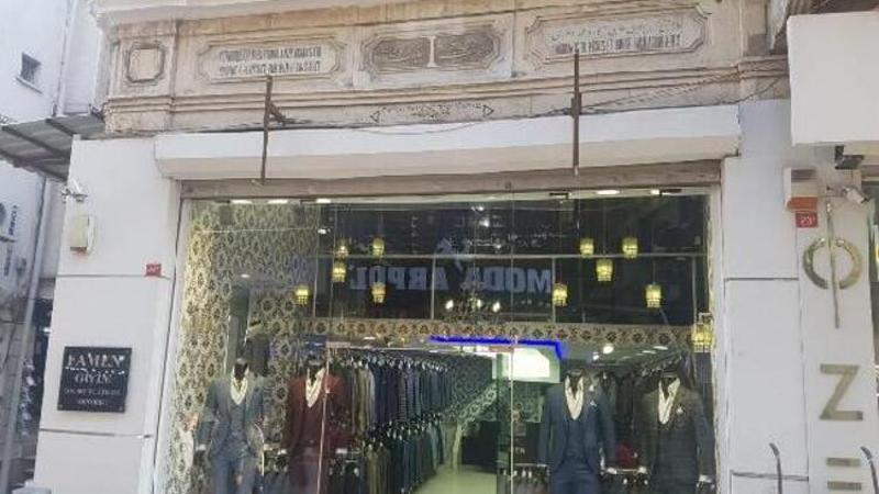Kitabenin önündeki tabela kaldırıldı