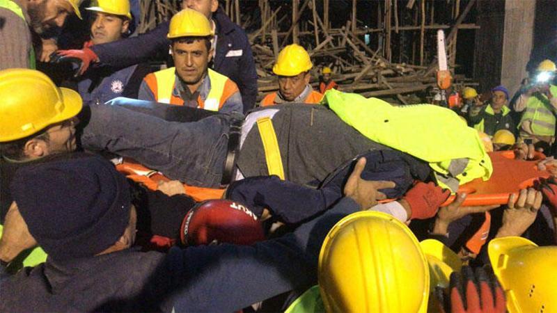 Çöken iskelenin altında kalan mühendis yaralı olarak kurtarıldı