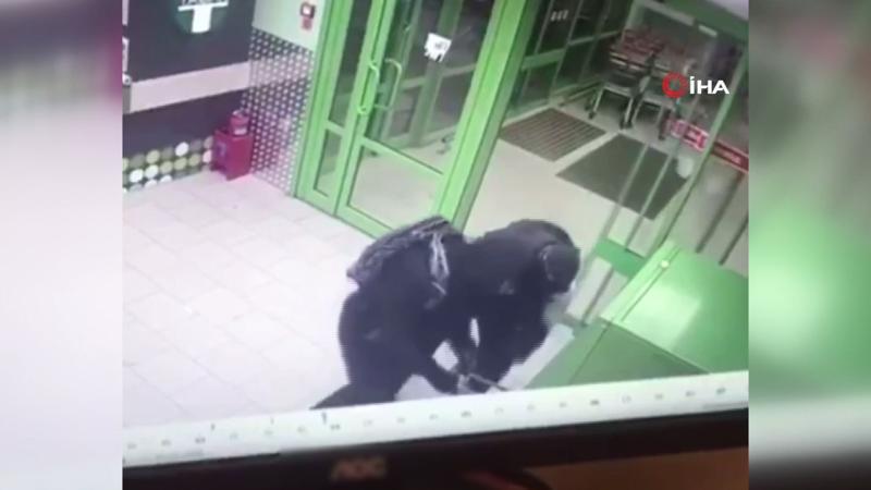 Rusya'da hırsızlar ATM'yi bombayla havaya uçurdu