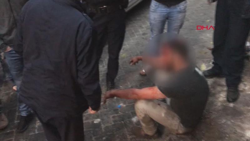 Beyoğlu'nda taciz iddiası, mahalleli öldüresiye dövdü