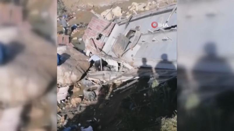 Tunus'ta otobüs devrildi: 22 ölü, 21 yaralı