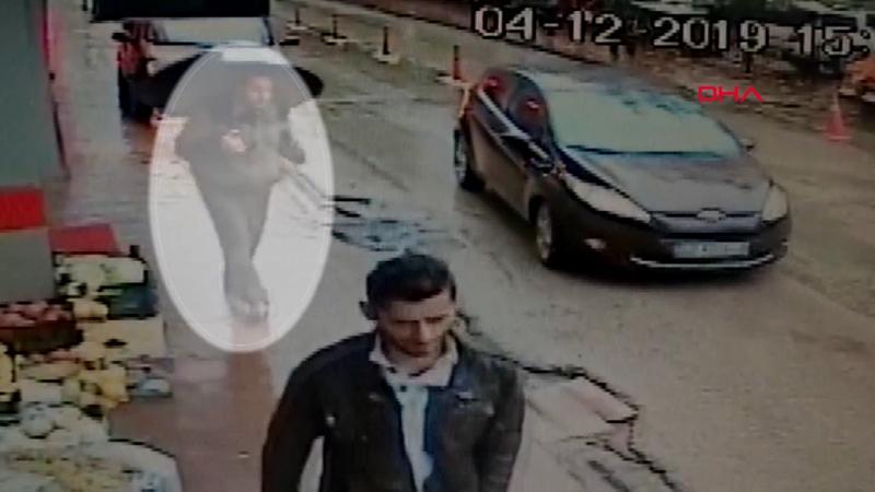 Ceren Özdemir'in katili cinayetten sonra sokakta böyle gezmiş