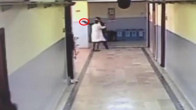 Kurusıkı tabancayla okula gelen öğrenci terör estirdi