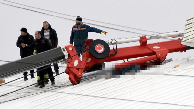 Devrilen vincin kolunun altında kalan işçi öldü
