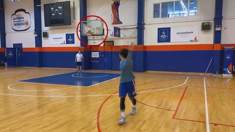Shane Larkin büyülemeye devam ediyor!