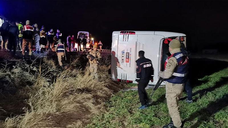 Yolcu otobüsü şarampole yuvarlandı