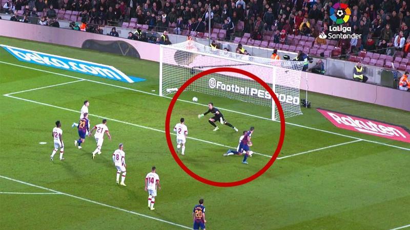 Luis Suarez'in efsane golünü bu açıdan izlediniz mi?