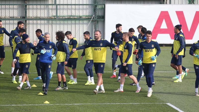 Fenerbahçe'de Sivasspor mesaisi sürüyor