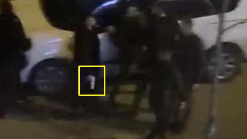 Esenyurt'ta iki grup arasında silahlı kavga anı kamerada