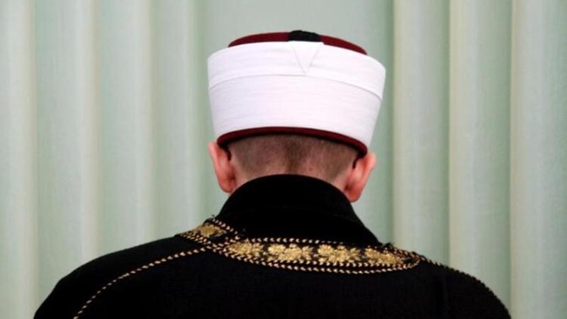 Camide imamla müezzinin kavgasına soruşturma