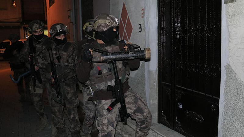 Adana'da şafak baskını