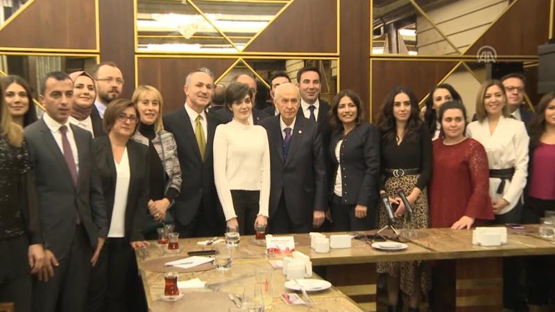 MHP lideri, muhabirlerle bir araya geldi