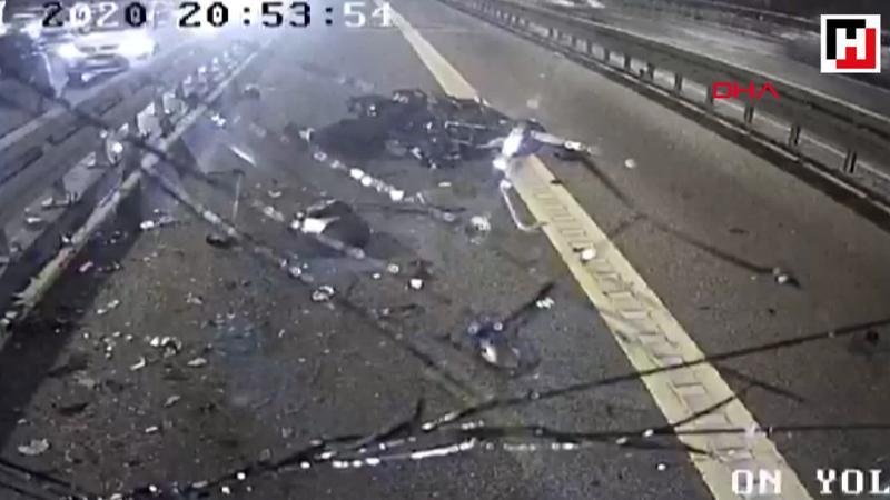 Motosikletin metrobüsle çarpışma anı kamerada