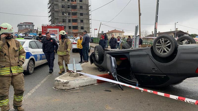 Sultanbeyli'de otomobil takla attı