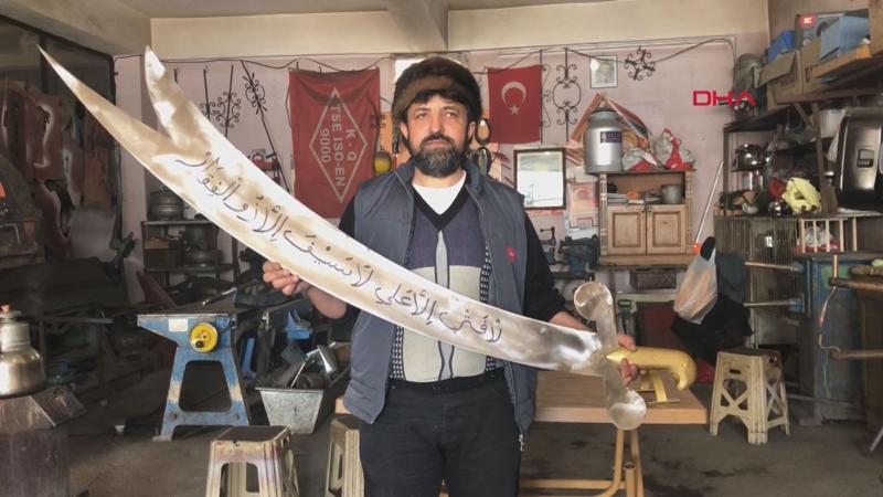 185 santim uzunluğunda "Zülfikar" kılıcı yaptı