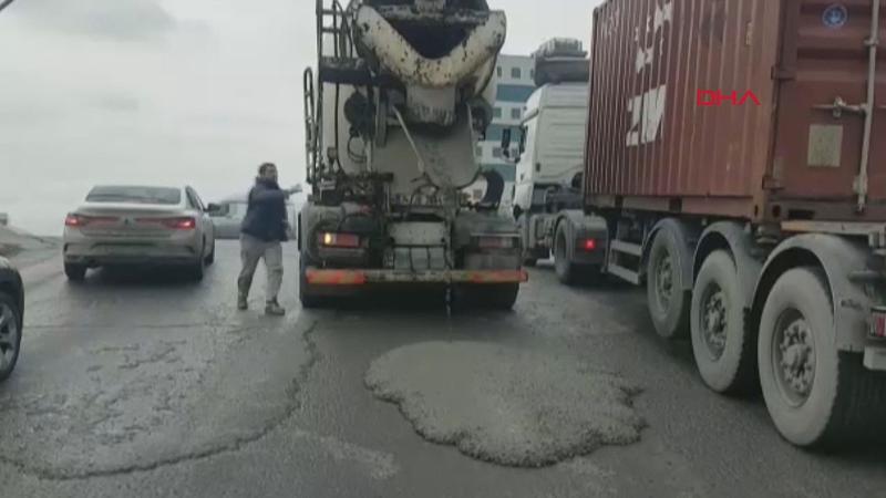 Yollara beton döken mikserler tehlike saçıyor