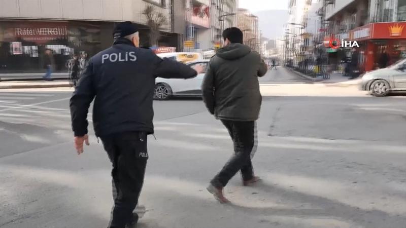 Vatandaşların yaya geçidiyle imtihanı