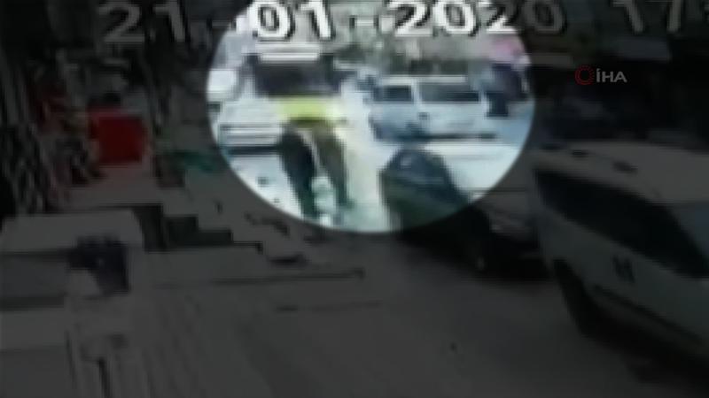 Otobüs ile minibüs kafa kafaya çarpıştı