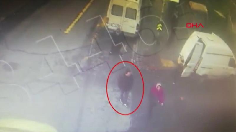 Araçlardan cep telefonu çalan şüpheli kamerada