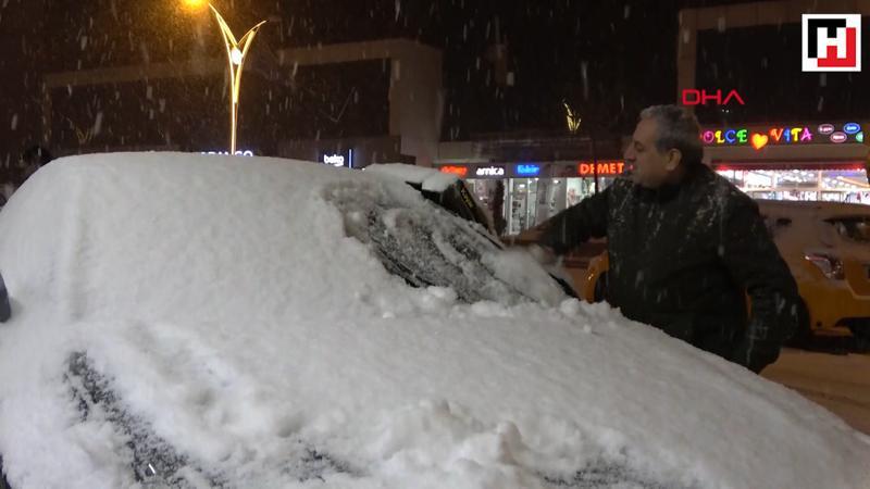 Erciş'te yılın ilk karı