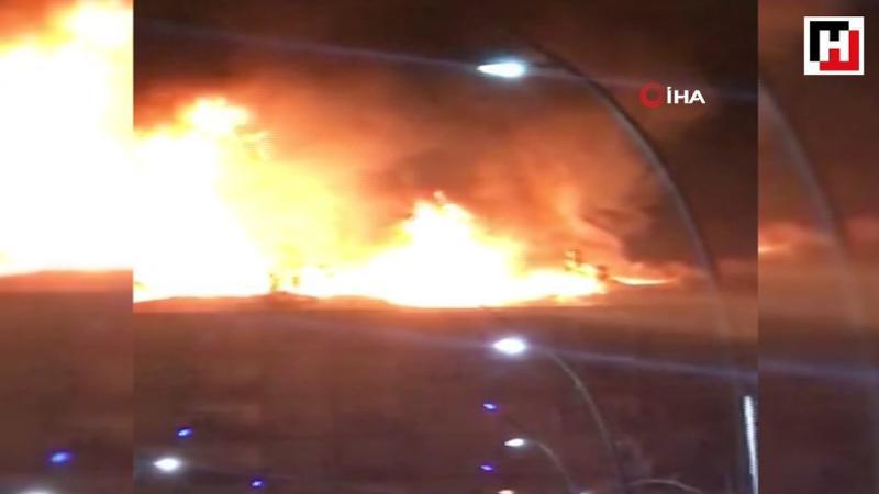 Deprem sonrası doğalgazdan çıkan yangın böyle görüntülendi