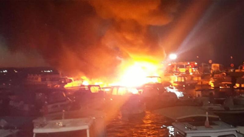 Kartal'da 6 tekne alev alev yandı!