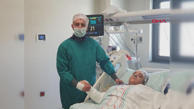 Depremin simgesi 'Azize' ile kurtarıcısı itfaiye erinin duygusal buluşması