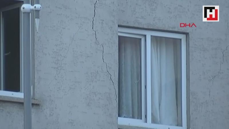 Elazığ'da bir binada çökme riski