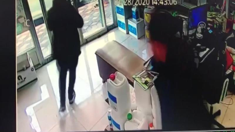 Manisa Kırkağaç'ta deprem anı kamerada