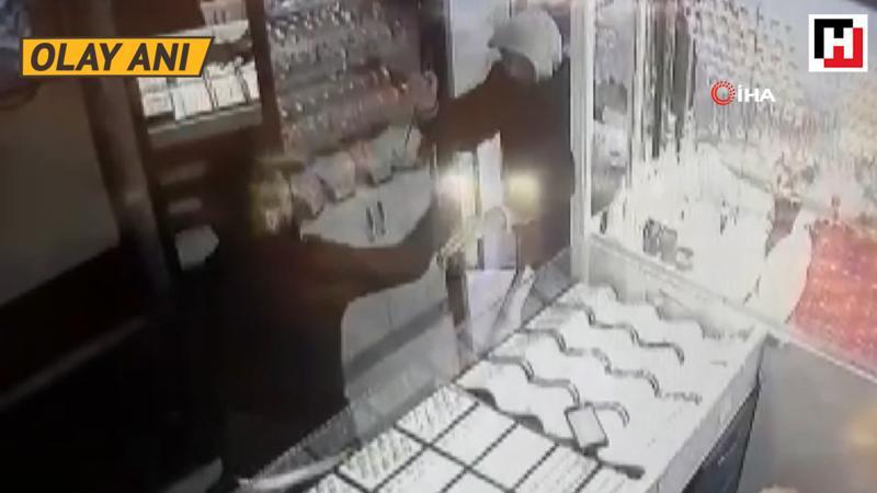 Tartıştığı kuyumcuyu bıçakladı