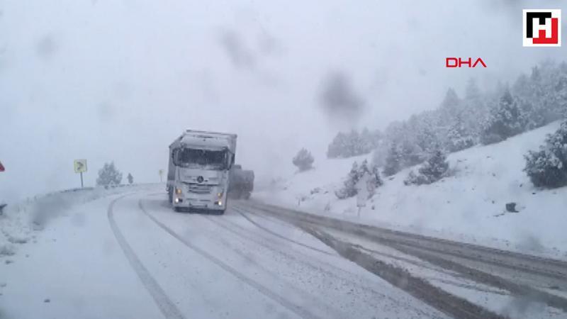 Antalya - Konya yolunda kar yağışı