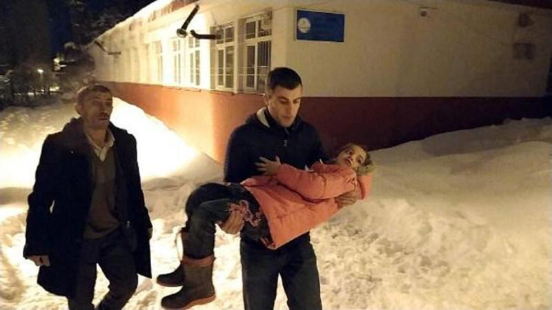 Fazile'ye 8 saatte ulaşıp, iki saatte hastaneye götürdüler