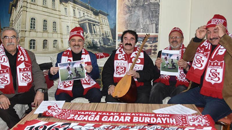 Sivaslı âşıklardan 'Penaltı yok Sivaslıya' türküsü