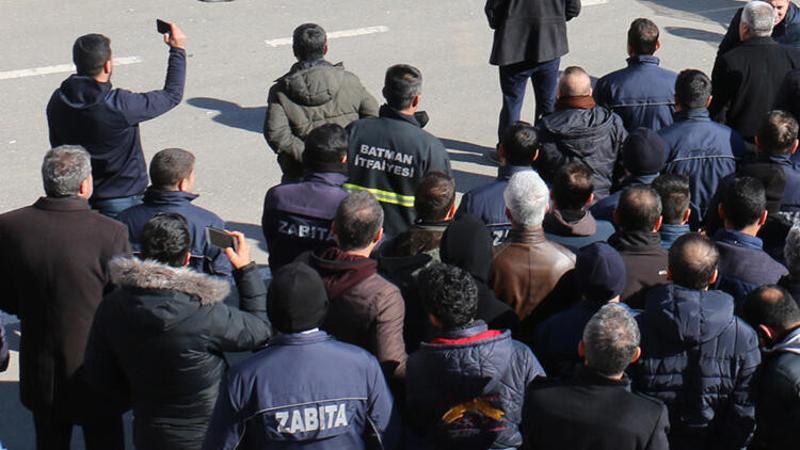 Batman'da kaçak inşaat yıkımında zabıtaya saldırı
