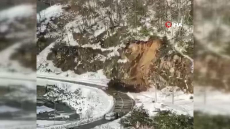 Rize'de heyelan anı kamerada