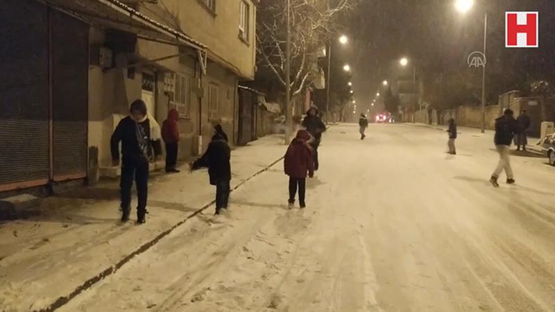 Kahta'ya 5 yılın ardından ilk kez kar yağdı