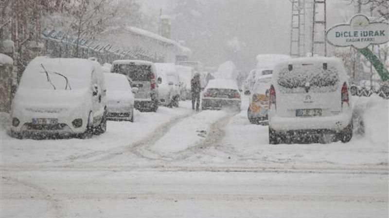Van'da kar kalınlığı 1 metreyi aştı
