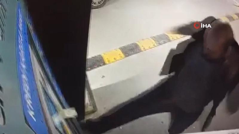 İstanbul Havalimanı’nda sinirli yolcu cihazı tekmeleyerek kırdı
