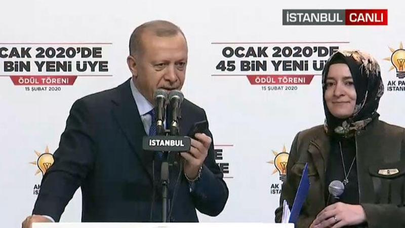 Cumhurbaşkanı Erdoğan'dan canlı yayında AK Parti üyelerine sürpriz telefon