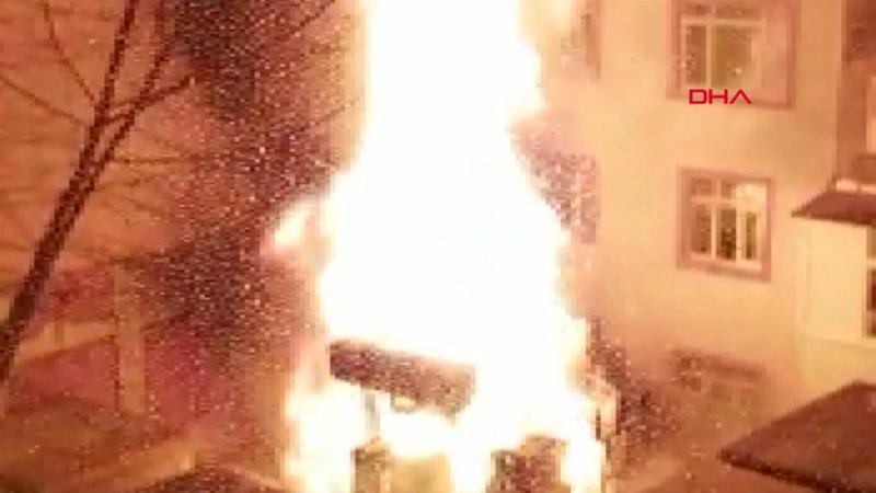 Son dakika! Sultangazi'de trafo yangını