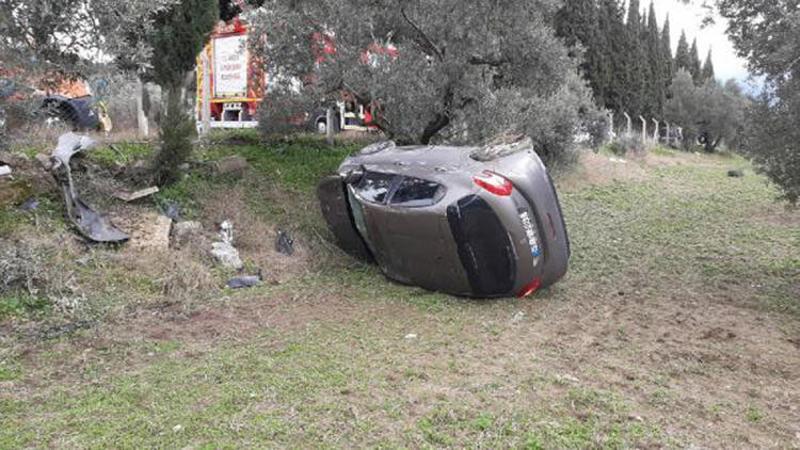 Virajı alamayınca şarampole yuvarlandı