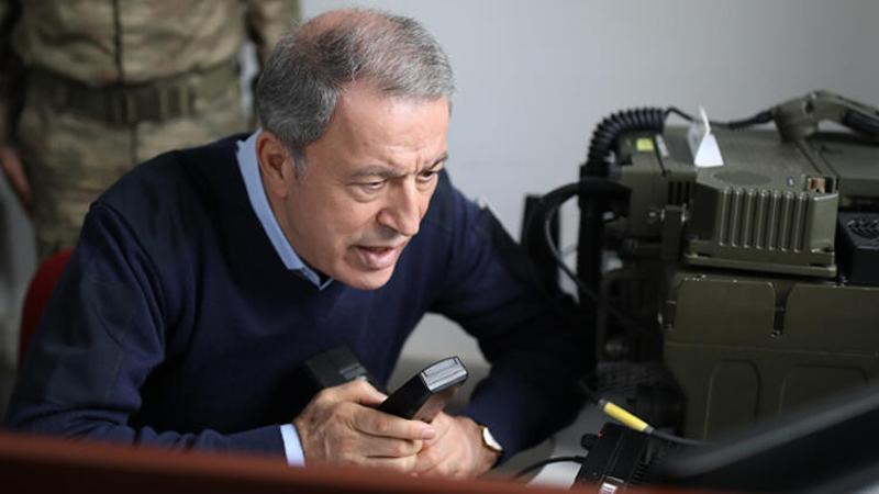 Akar ve Komutanlar sınırın sıfır noktasında